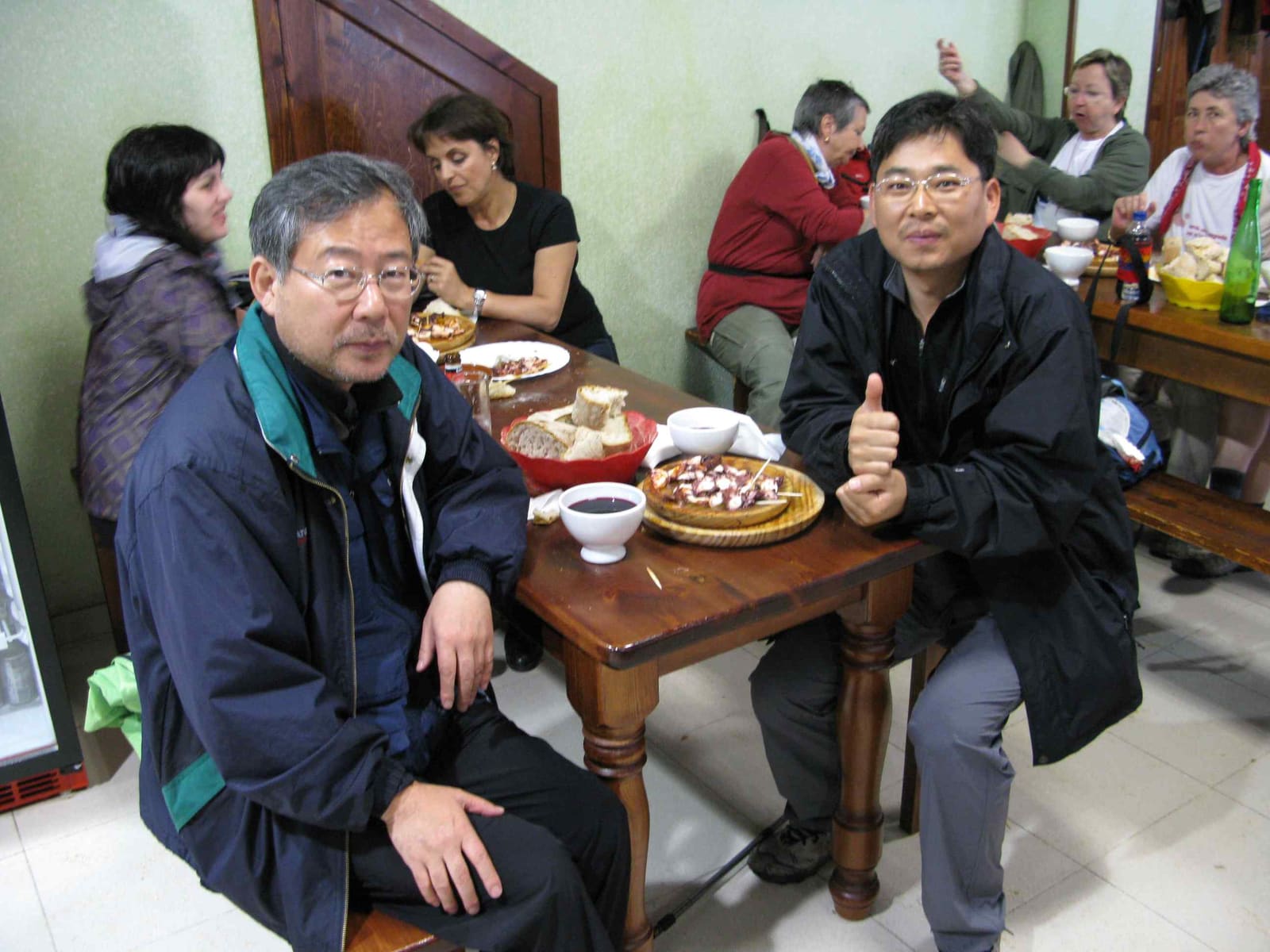 멜리데의 뿔뽀 식당 풍경